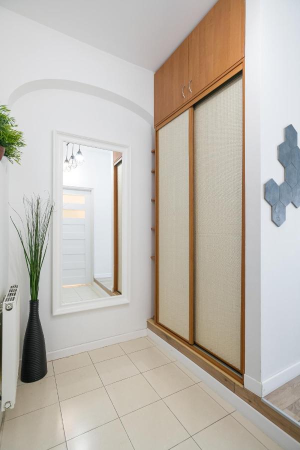 Cozy Modern Studio Green Apartment In Old Town Cracovia Esterno foto